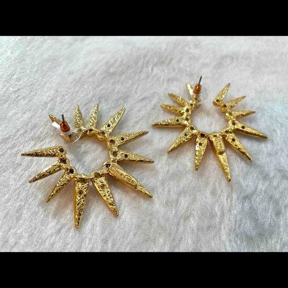 Oscar de la Renta Sea Urchin Earrings - Picture 5 of 6